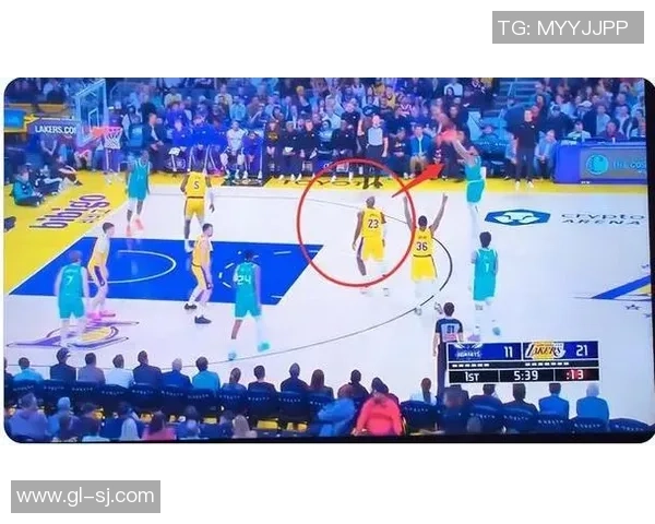 07年黄蜂与湖人激战回顾：经典对决中的传奇瞬间与精彩表现